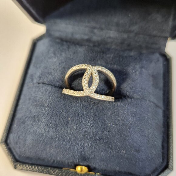 Vid Clip Sparkling! 925 Interlocking Criss Cross Pave Ring Size 7.5-8 - Picture 5 of 13